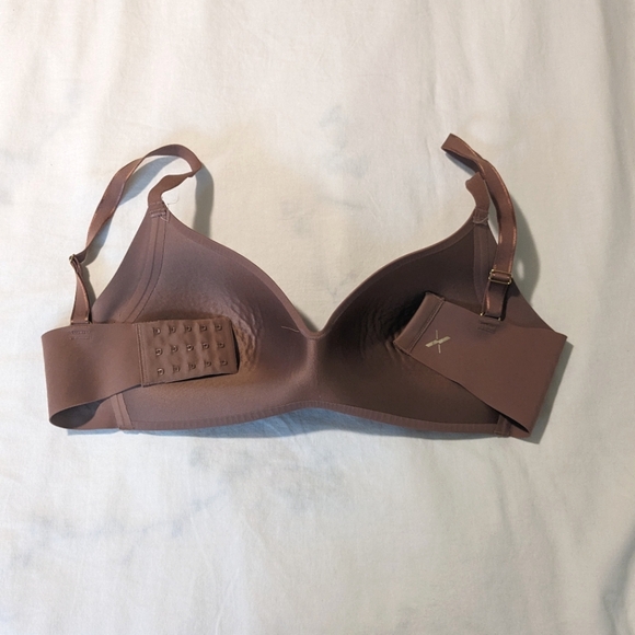 Knix Wingwoman Bra - Picture 2 of 4